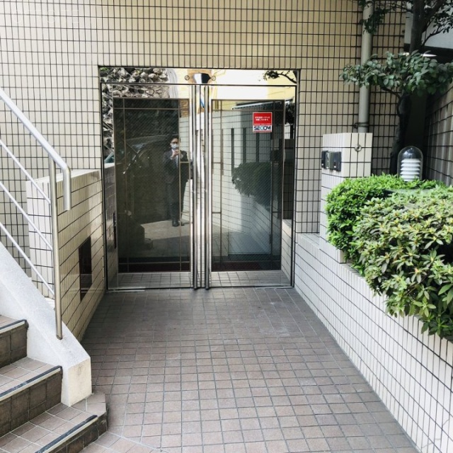 小野ビル エントランス