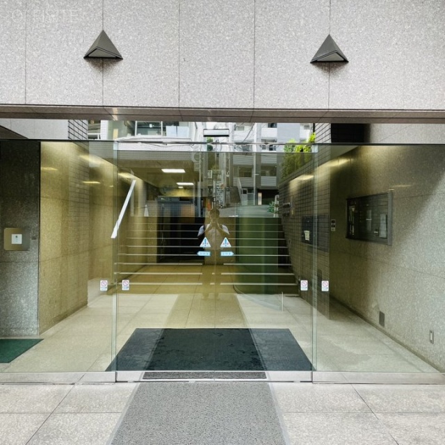 NESビル エントランス