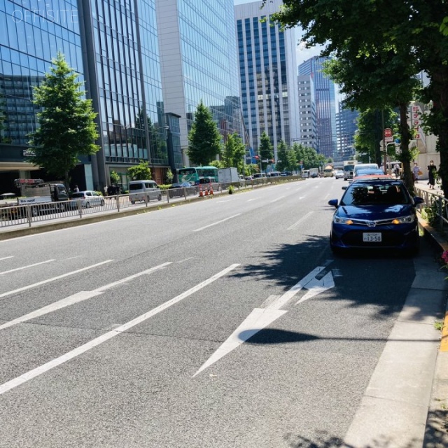 サンライズ長井ビル ビル前面道路