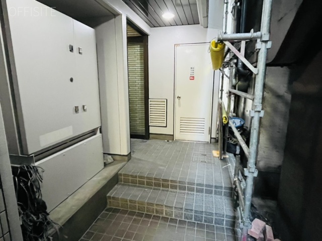 Biz Feel Ichigaya(旧 ツボヤビル) エントランス