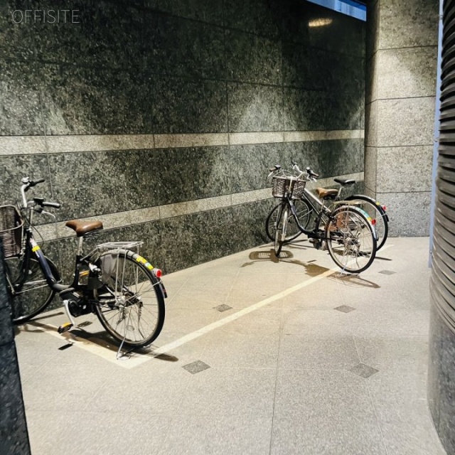 ファーレイーストビル 駐車場