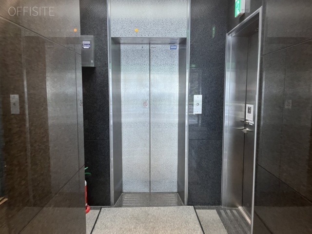 六本木蟻川ビル エントランス