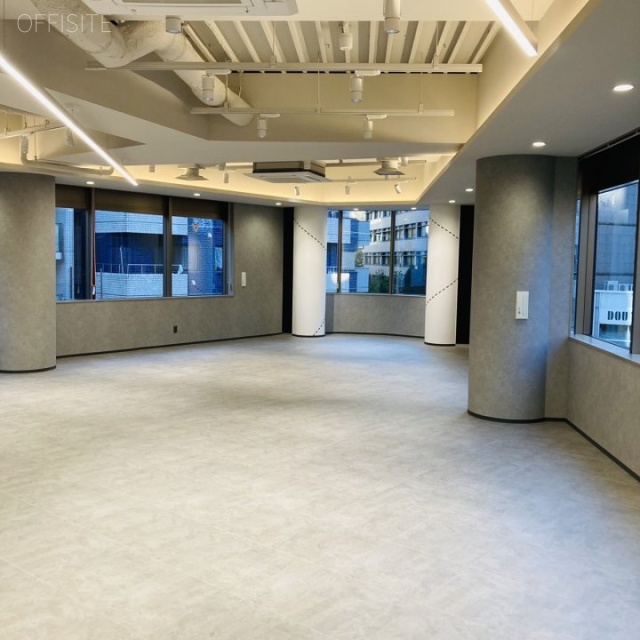 THE CROSS 一番町 室内