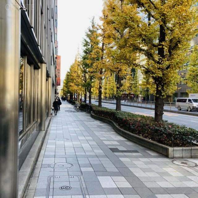 八重洲三井ビル ビル前面道路
