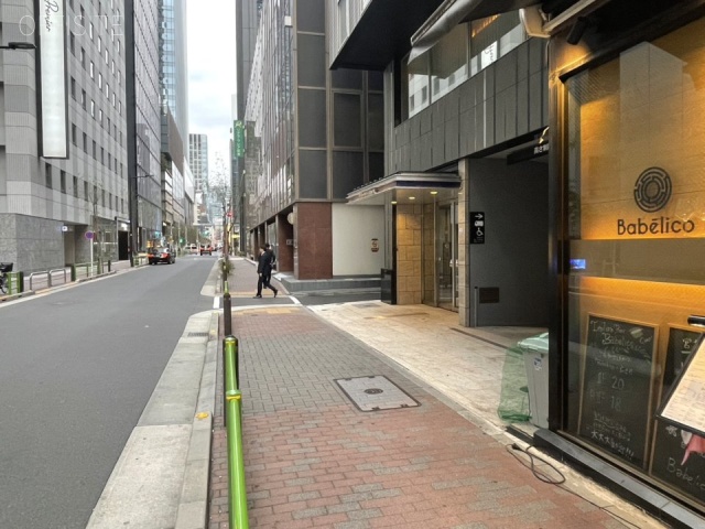 TOKI(トキ)ビル 前面歩道