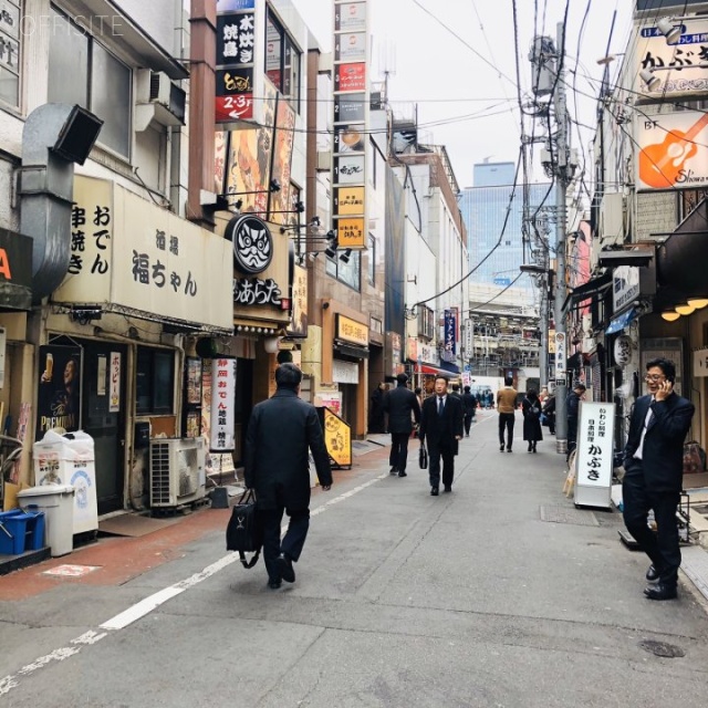 新八光ビル ビル前面道路