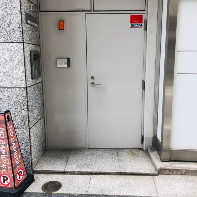 ラウンドクロス秋葉原 通用口