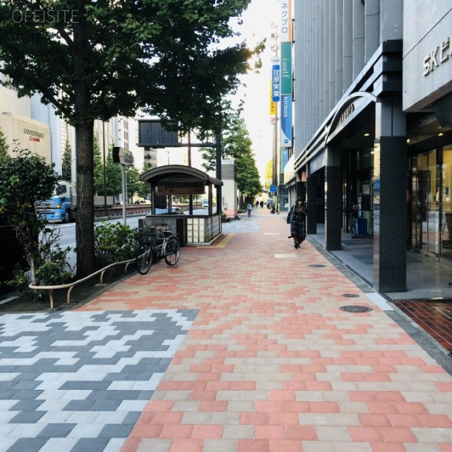 杉山ビル ビル前面道路