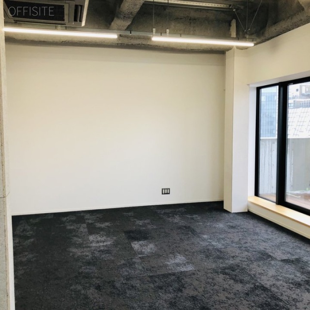 IM内神田 11階~12階 室内