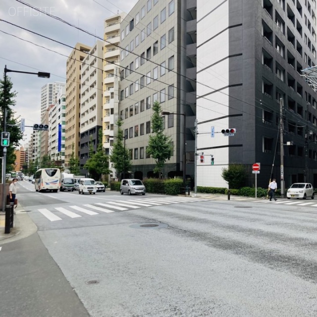 永代橋エコピアザビル 前面道路