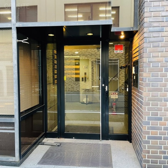 GEMINI-ONE オフィスビル出入口