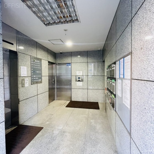 石川興産ビル エントランス