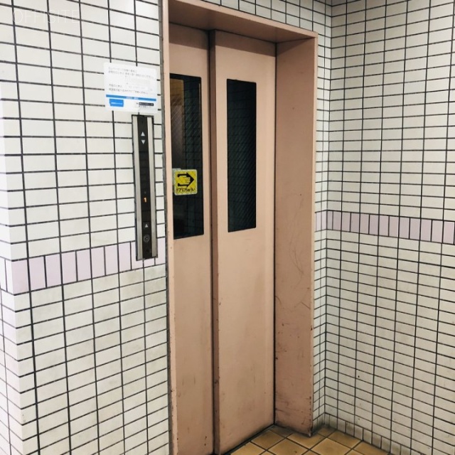 セブンストーリービル エレベーター