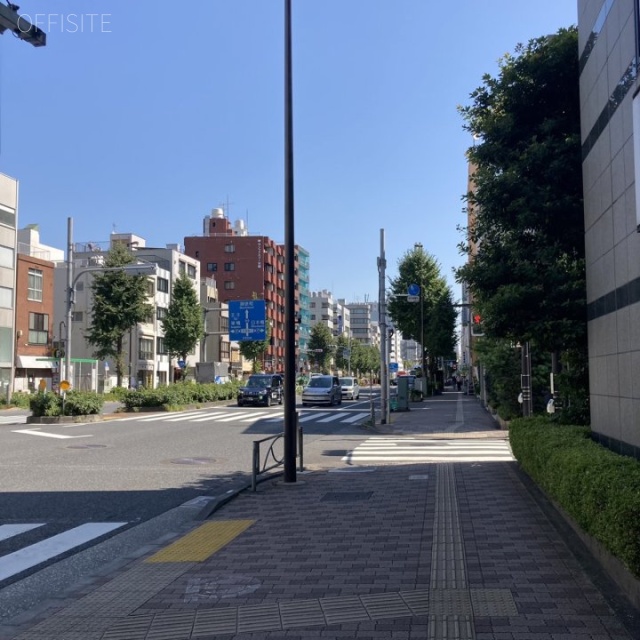 IS弓町ビル ビル前面道路