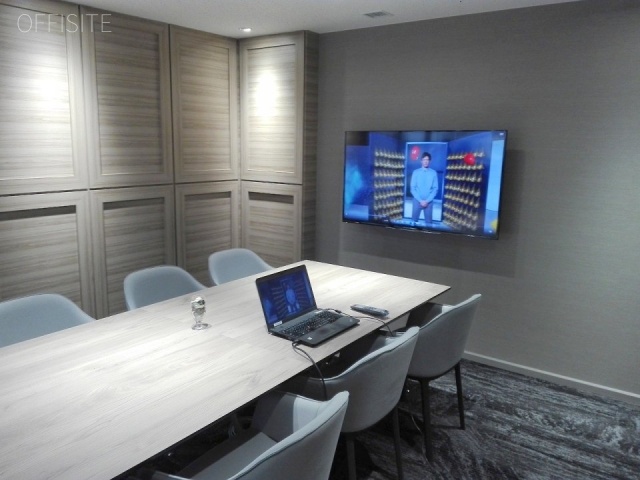 +SHIFT GINZA EAST 室内