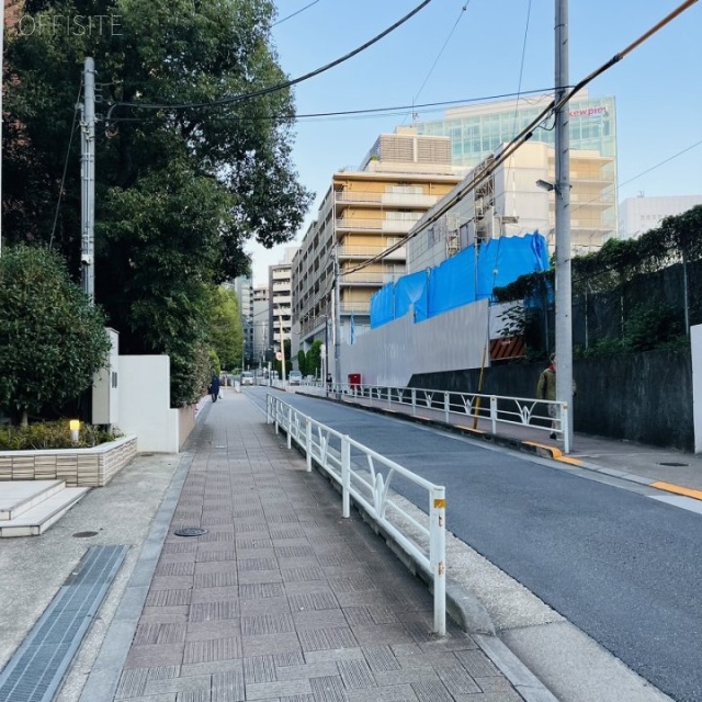 ミタケタワー 前面歩道