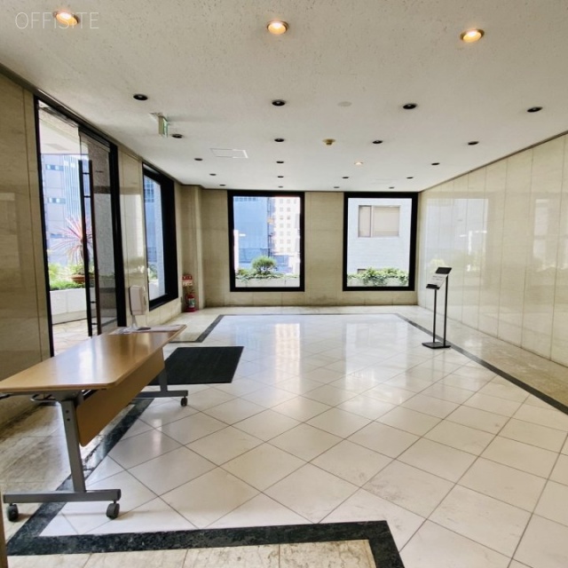 第2秋山ビル エントランス