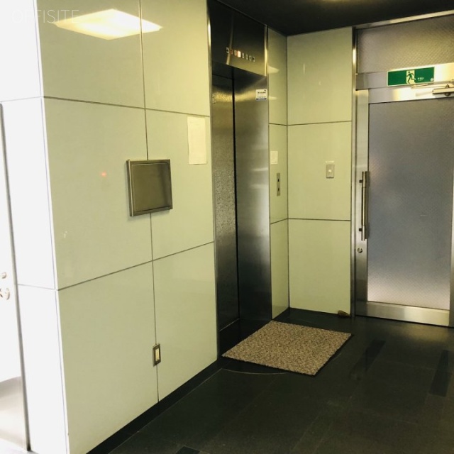 岡家寿(おかやす)ビル エントランス