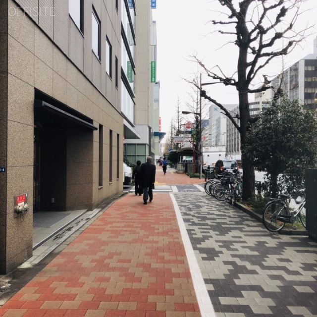 土屋ビル ビル前面道路