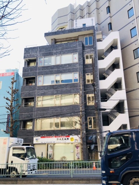 シロービル 外観