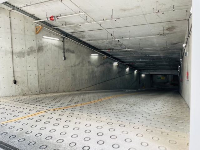 中野サンブライトアネックス 駐車場
