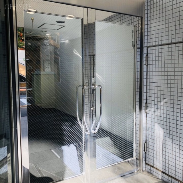 西池本田ビル エントランス