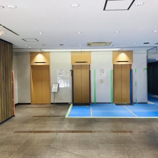 飯田橋駅東口ビル エントランス
