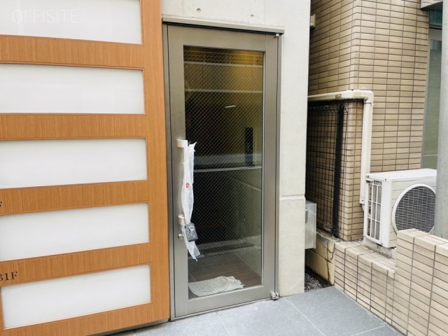 レイフォリア日本橋 オフィスビル出入口