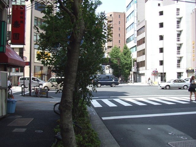 熊谷ビル ビル前面道路