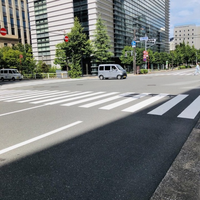 オームビル新館 前面道路
