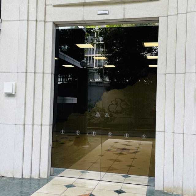 オフィスT&U オフィスビル出入口