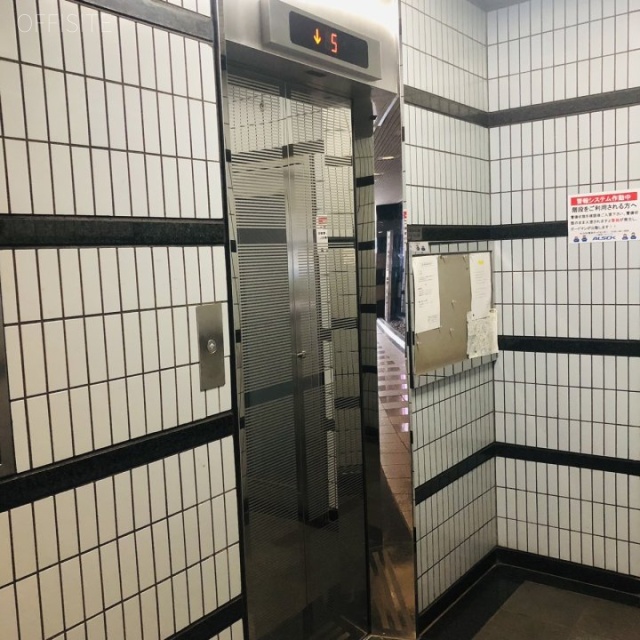 アクサンビル エレベーター