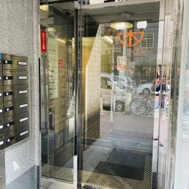 新橋赤レンガ通りビル エントランス