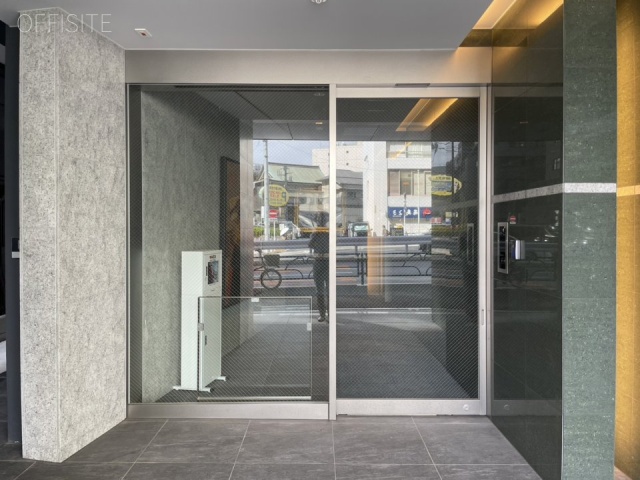 TS.ONE オフィスビル出入口