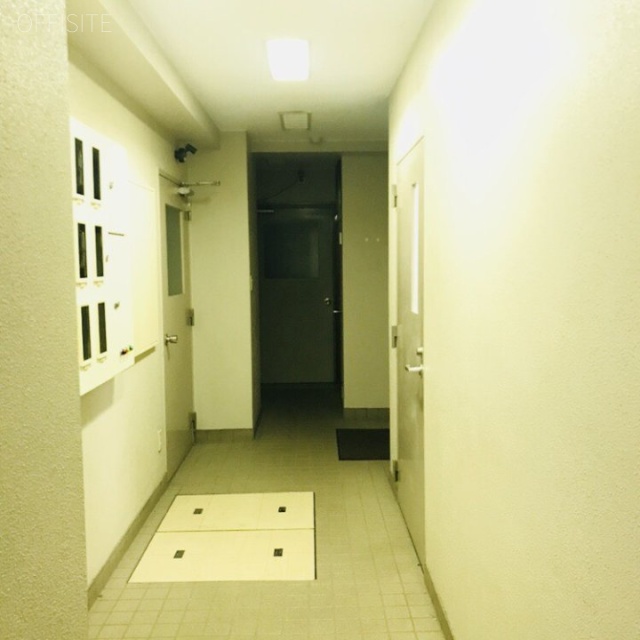 日浦ビル エントランス