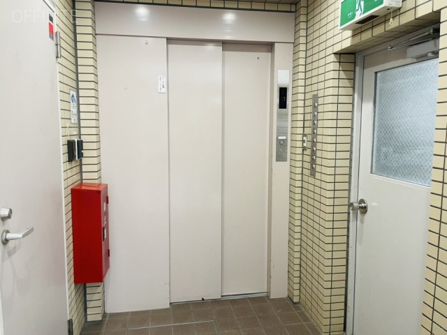 建石ビル エレベーター