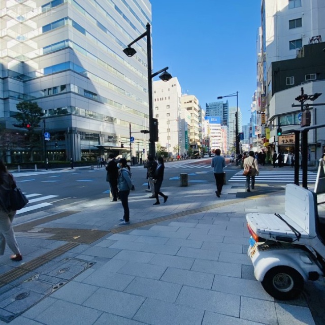 PMO浜松町Ⅱ ビル前面道路