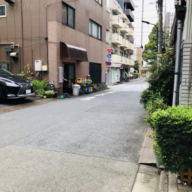 芝尾島ビル 前面道路