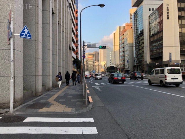 THE ITOYAMA TOWER ビル前面道路