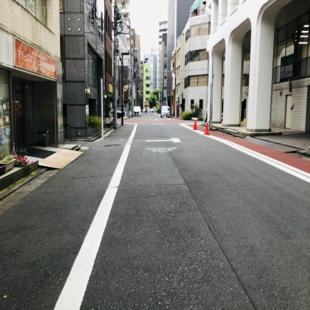 児谷ビル ビル前面道路