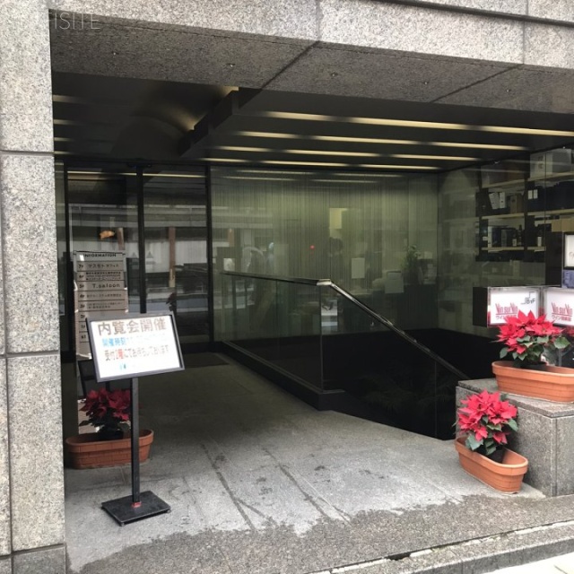 升本ビル エントランス