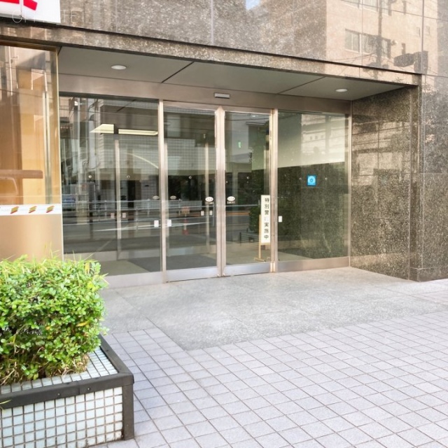 芝一丁目ビル オフィスビル出入口