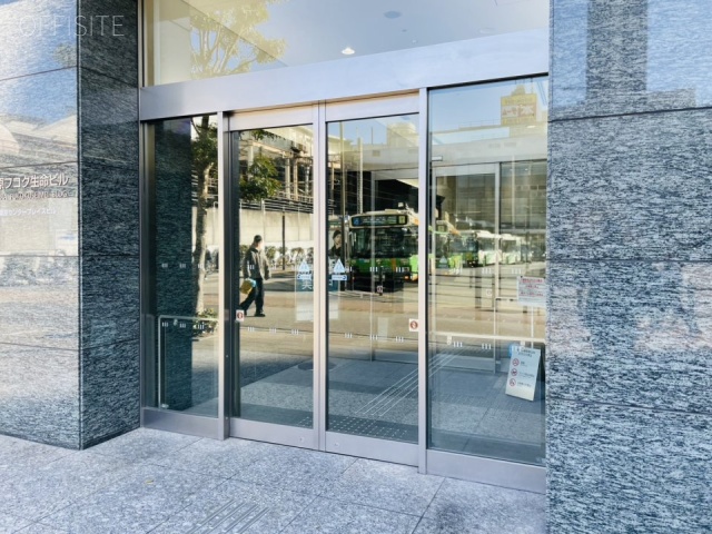 秋葉原フコク生命ビル(旧 秋葉原センタープレイスビル) オフィスビル出入口