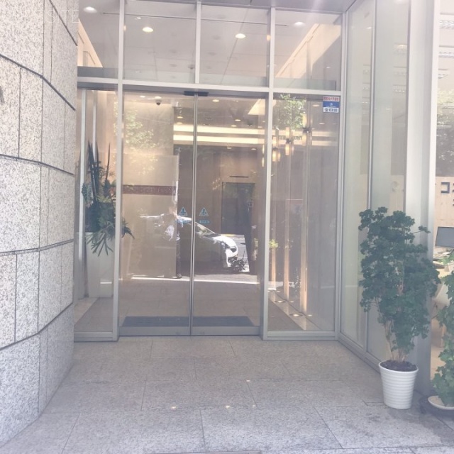Nihonbashi OKビル エントランス