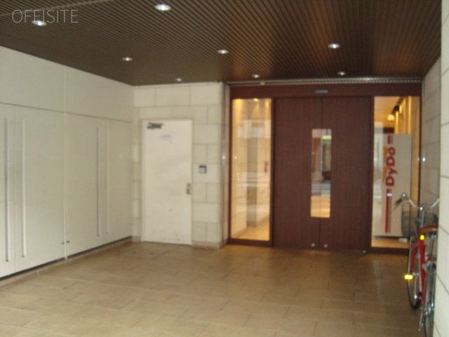 神田司町ビル エントランス