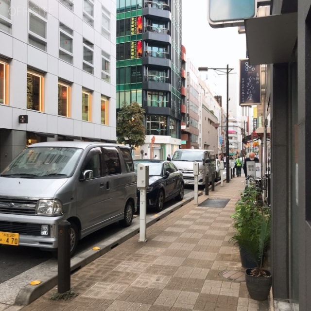 武井ビル ビル前面道路