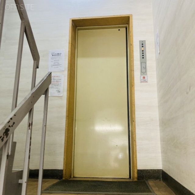 新東ビル エレベーター