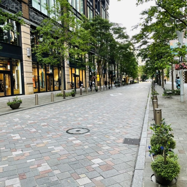 明治安田生命ビル(丸の内MYプラザ) ビル前面道路
