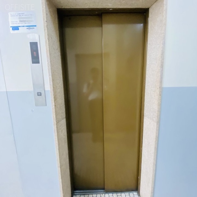 イーストビル エントランス