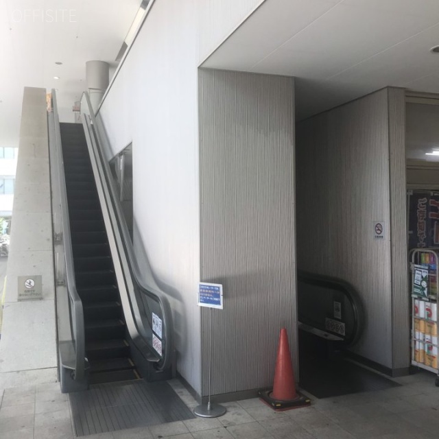 ステーションガーデンタワー エスカレーター